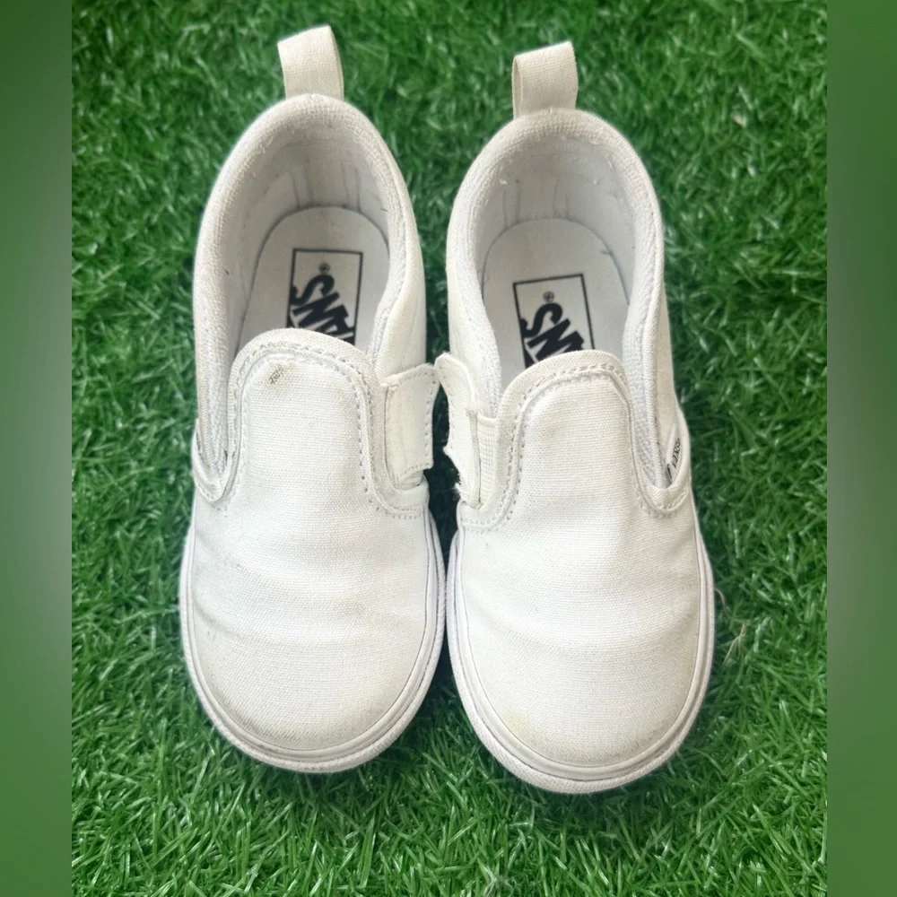 Vans Kids White‎ Slip-On Sneakers Size 8